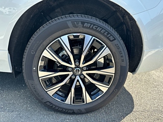 VOLVO XC60 2025