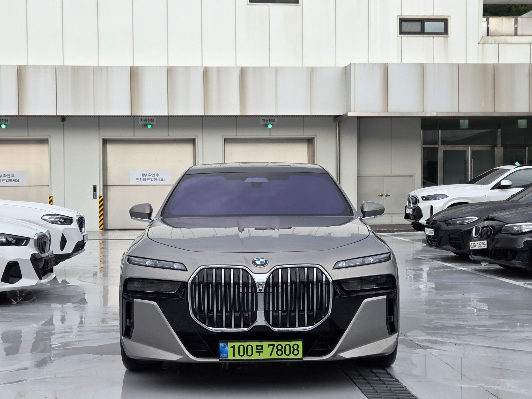 BMW 7-SERIES G70 2024