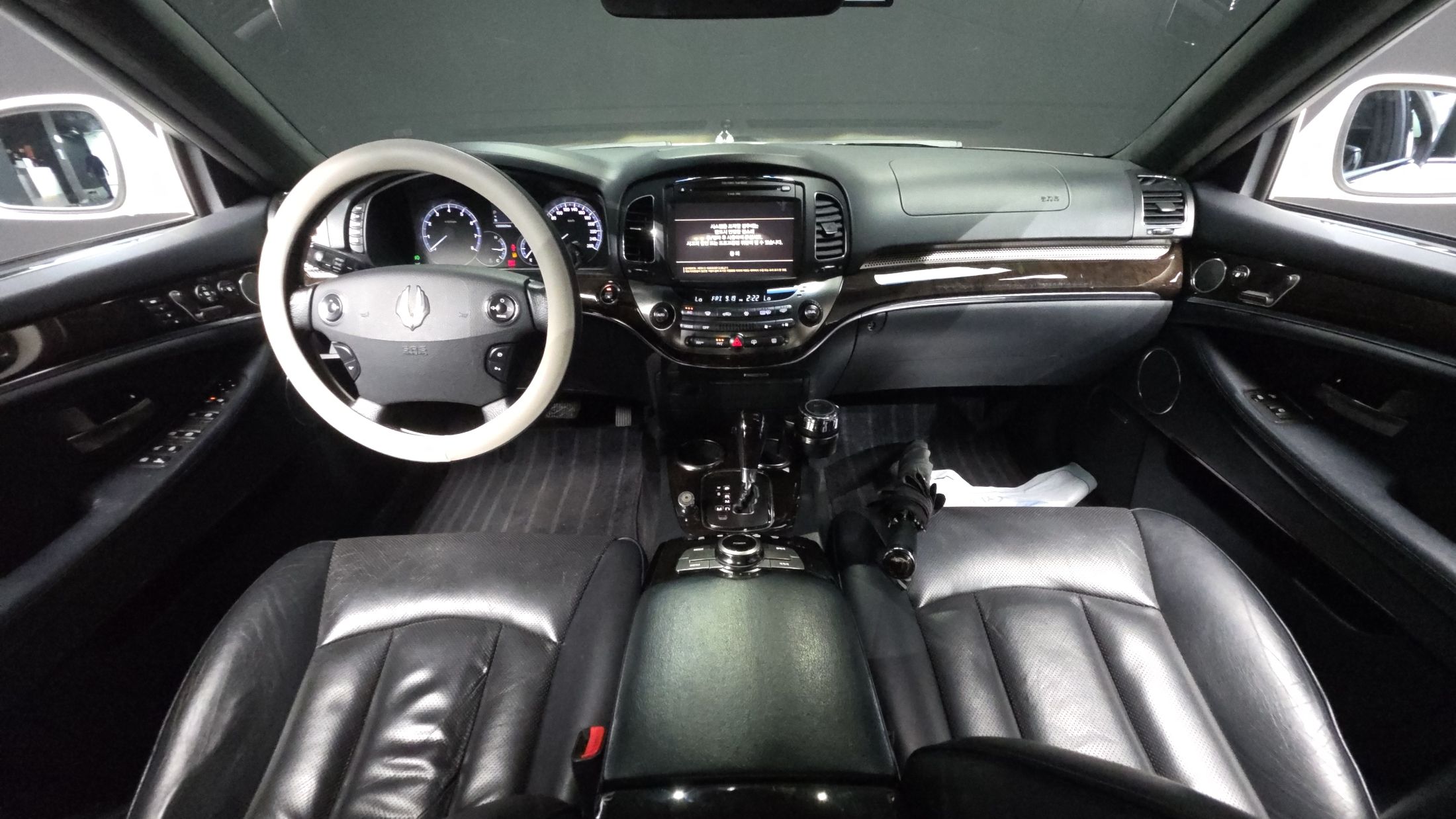 SSANGYONG CHAIRMAN W 2012