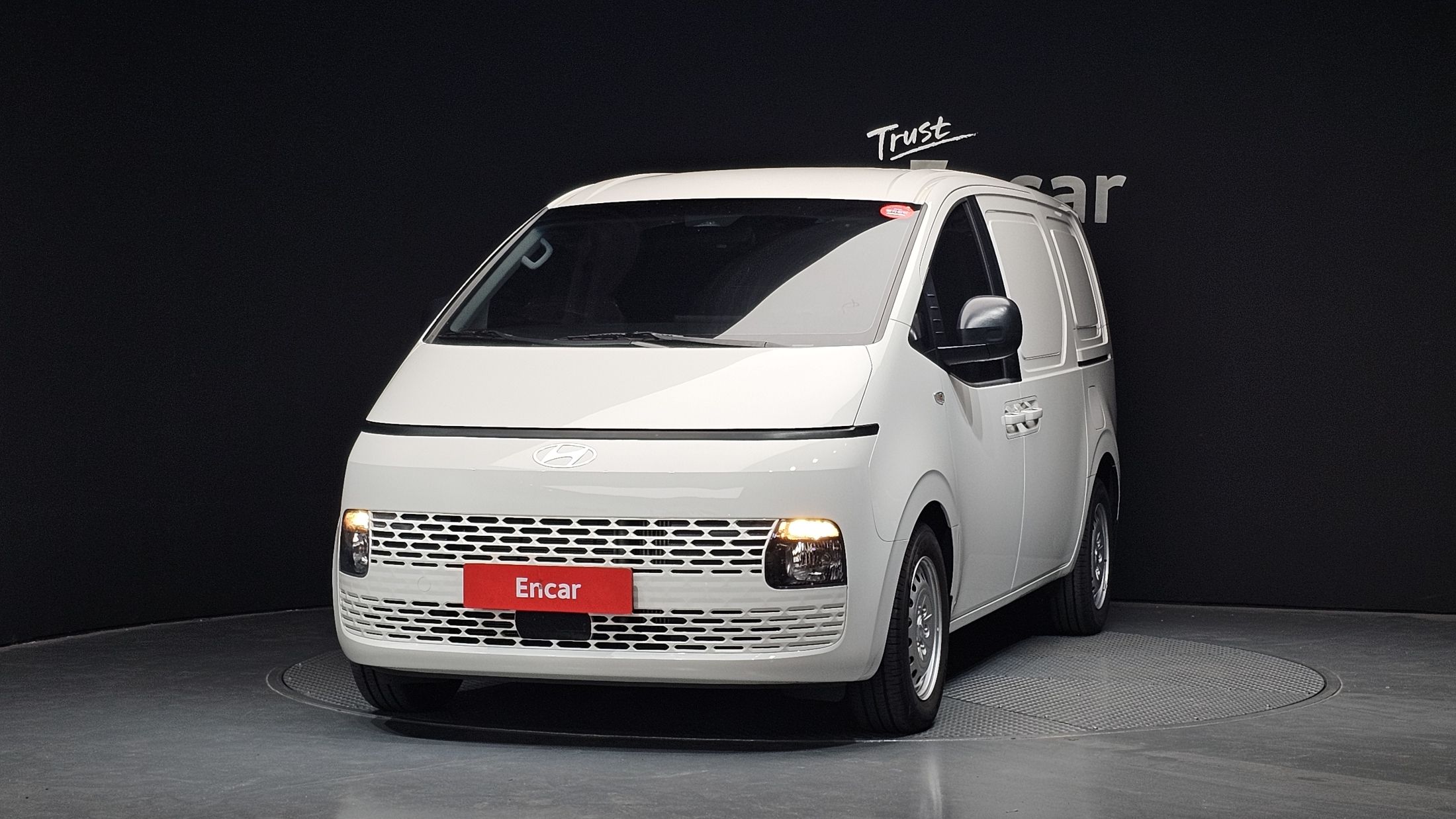 HYUNDAI STARIA 2024