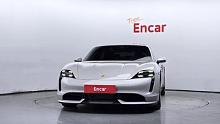 PORSCHE TAYCAN 2021
