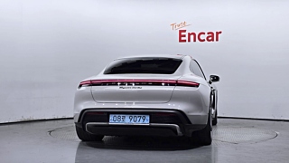 PORSCHE TAYCAN 2021