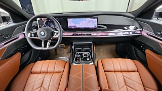 BMW 7-SERIES G70 2025