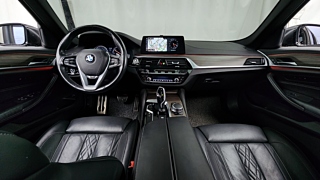 BMW 5-SERIES G30 2018