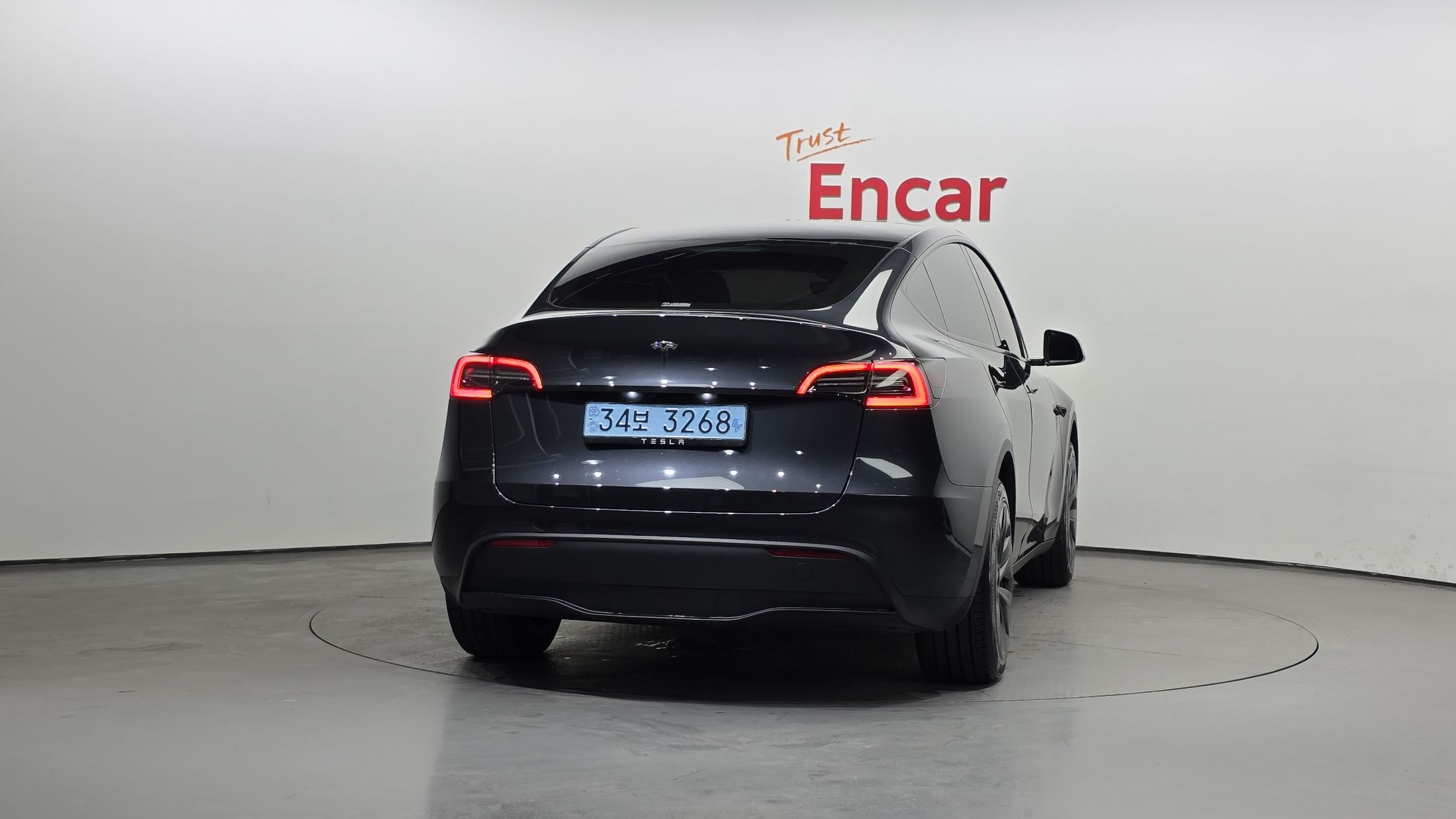TESLA MODEL Y 2025