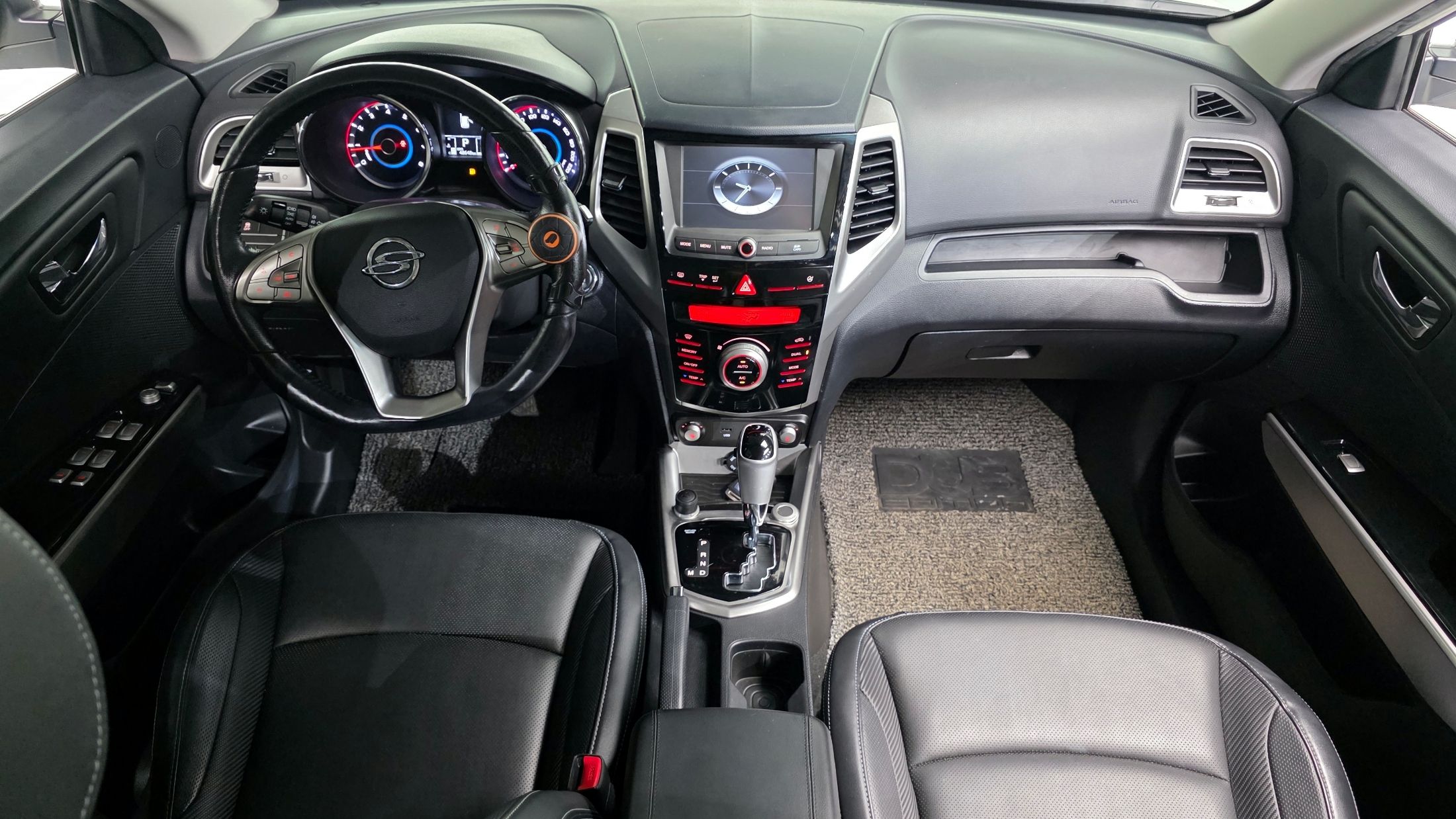 SSANGYONG TIVOLI 2015