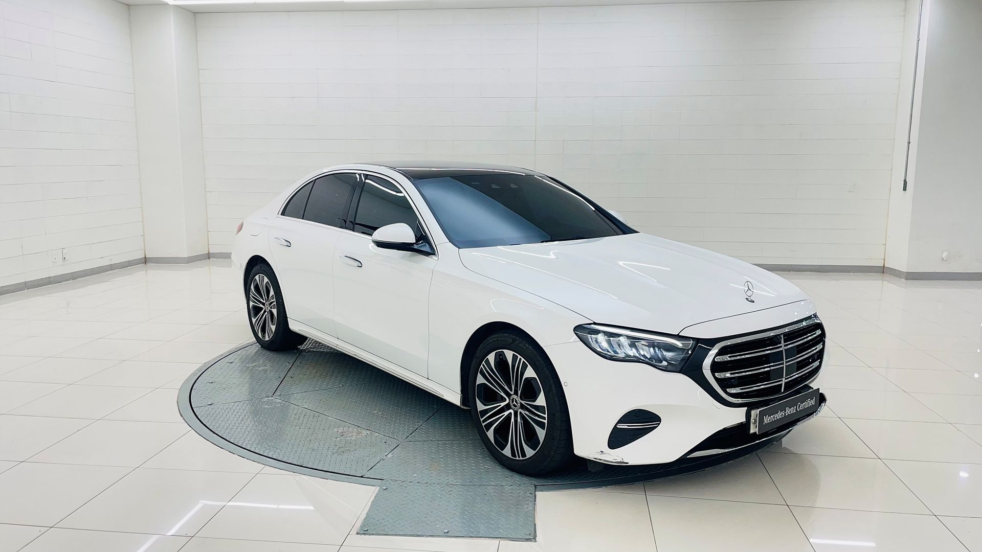 MERCEDES BENZ E-CLASS W214 2024