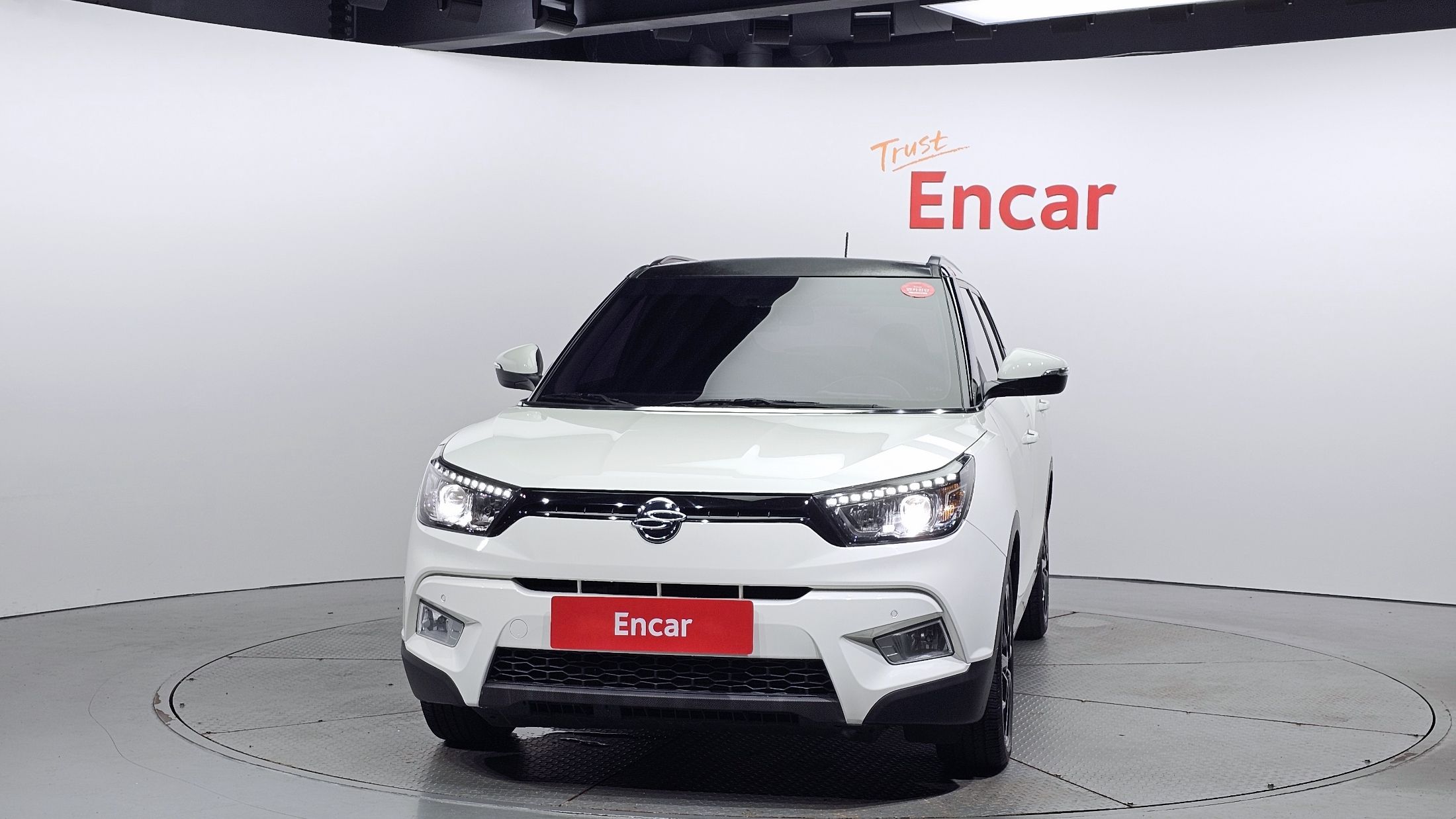 SSANGYONG TIVOLI 2015