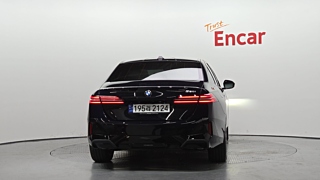 BMW 5-SERIES G60 2024