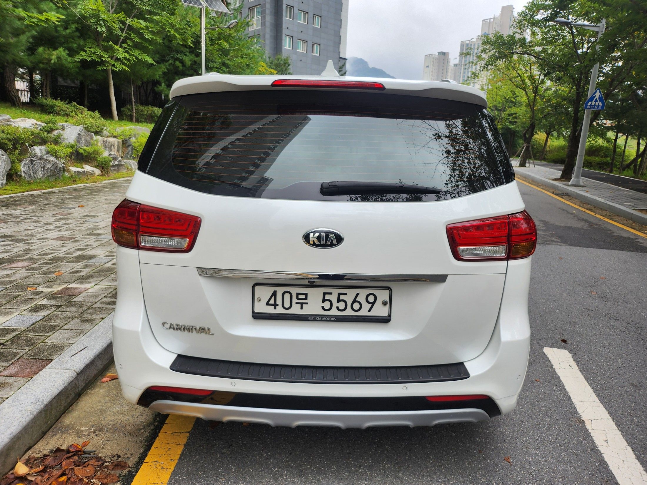 KIA CARNIVAL 2015
