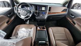 TOYOTA SIENNA 2018