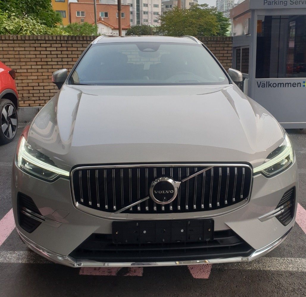 VOLVO XC60 2023