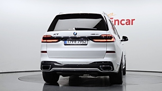 BMW X7 G07 2024