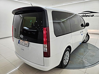 HYUNDAI STARIA 2023