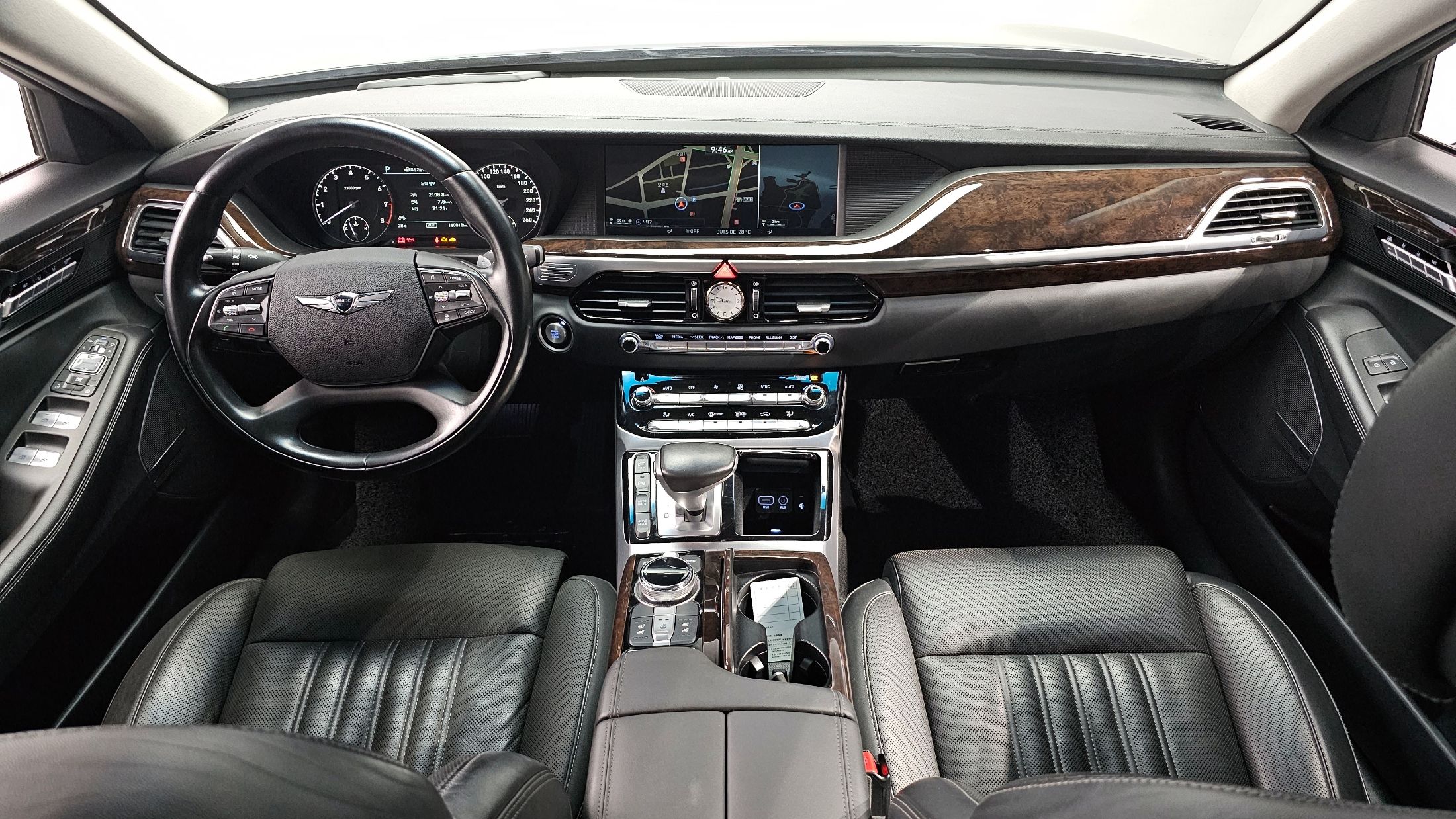 GENESIS EQ900 2016