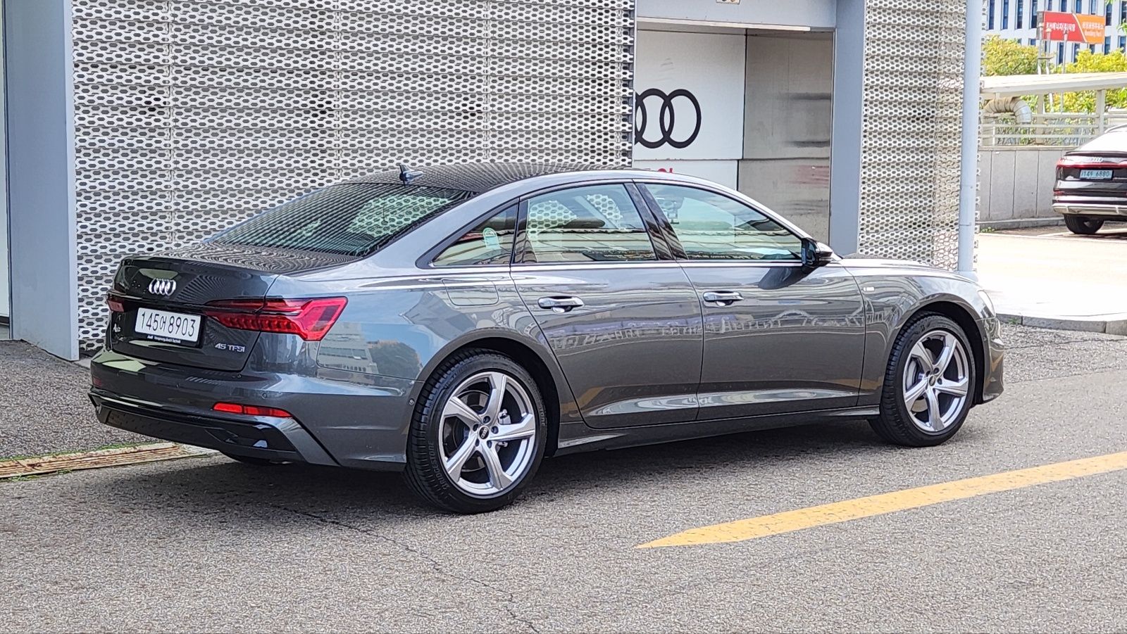 AUDI A6 C8 2025