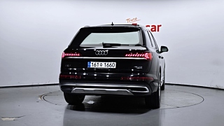 AUDI Q7 4M 2023
