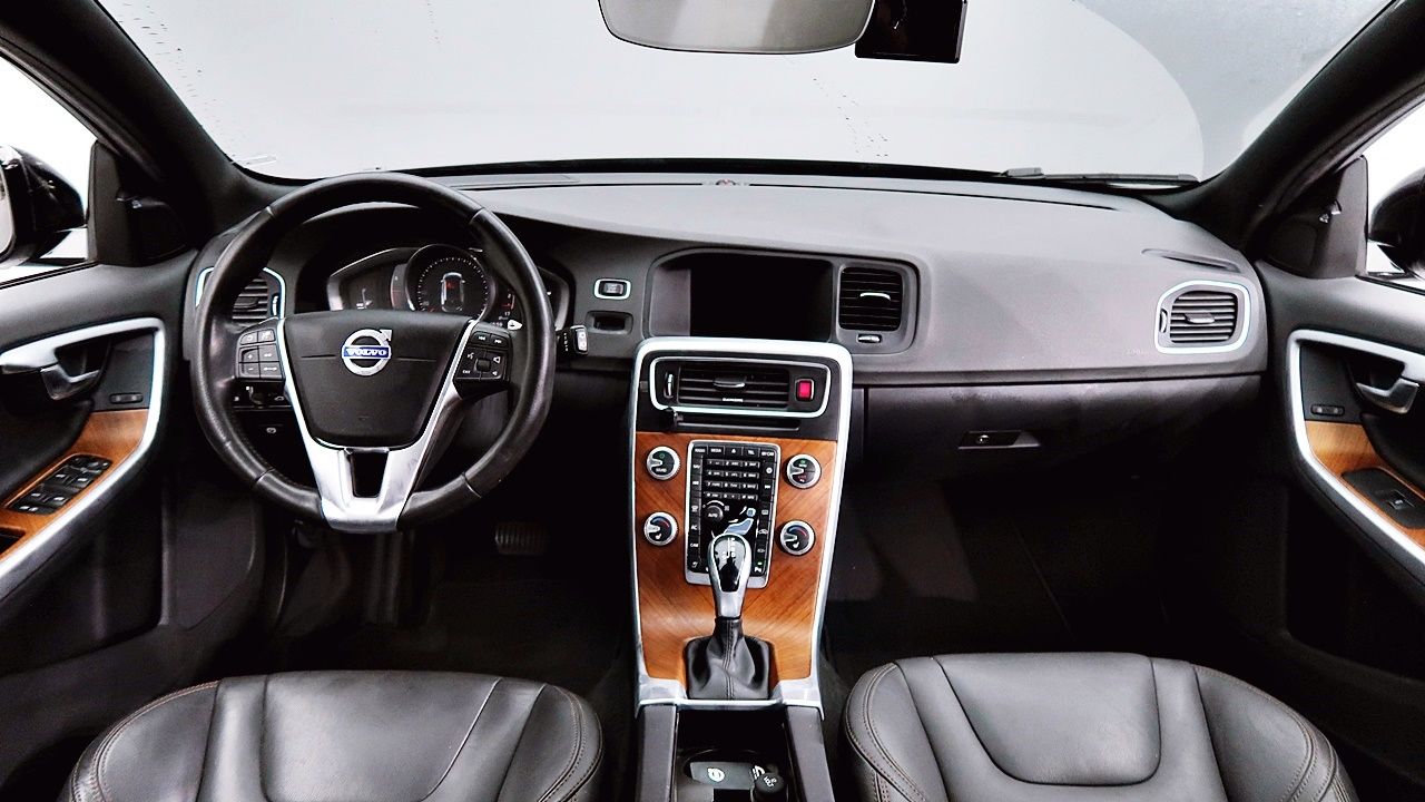 VOLVO V60 CROSS COUNTRY 2017