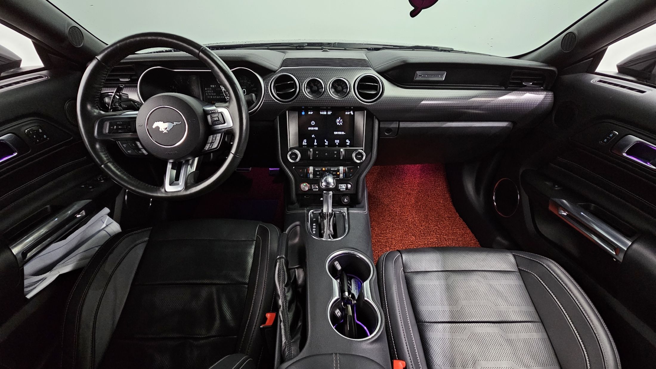 FORD MUSTANG 2018
