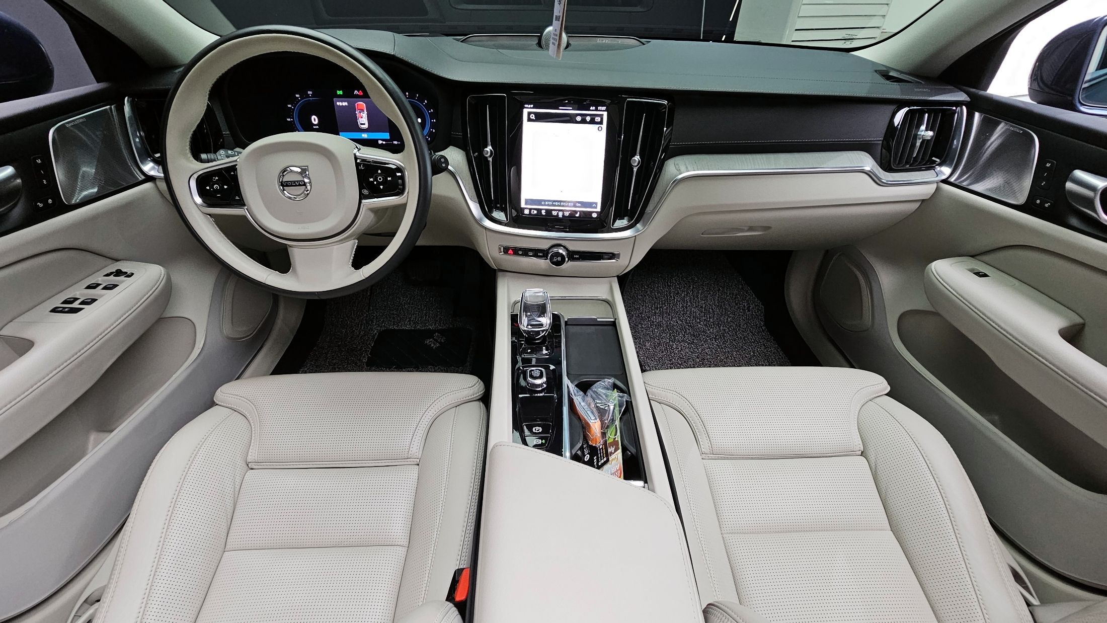 VOLVO V60 CROSS COUNTRY 2023