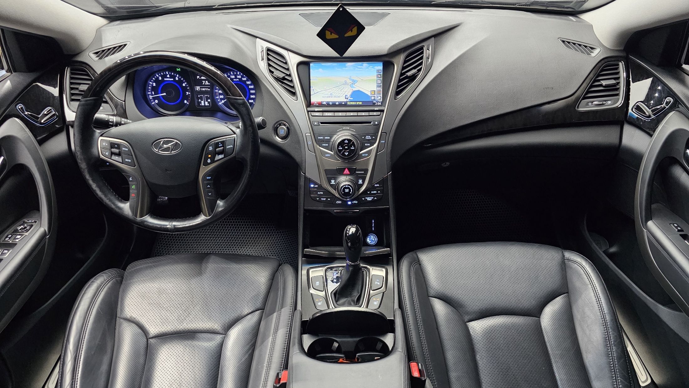 HYUNDAI GRANDEUR HG 2014