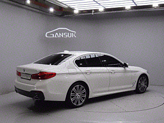 BMW 5-SERIES G30 2020