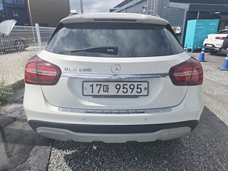 MERCEDES BENZ GLA-CLASS X156 2017