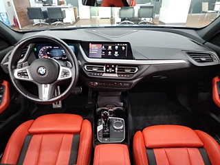 BMW 1-SERIES F40 2023