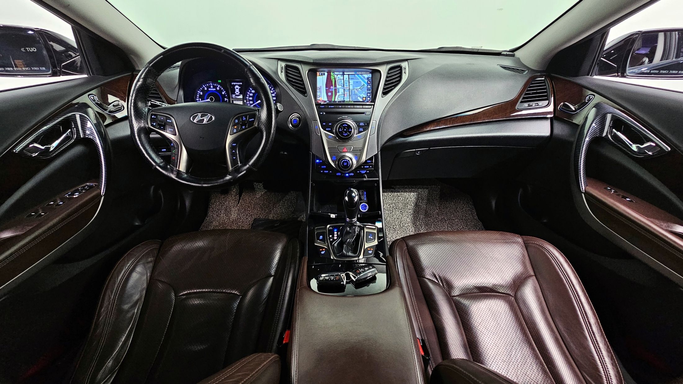 HYUNDAI GRANDEUR HG 2011