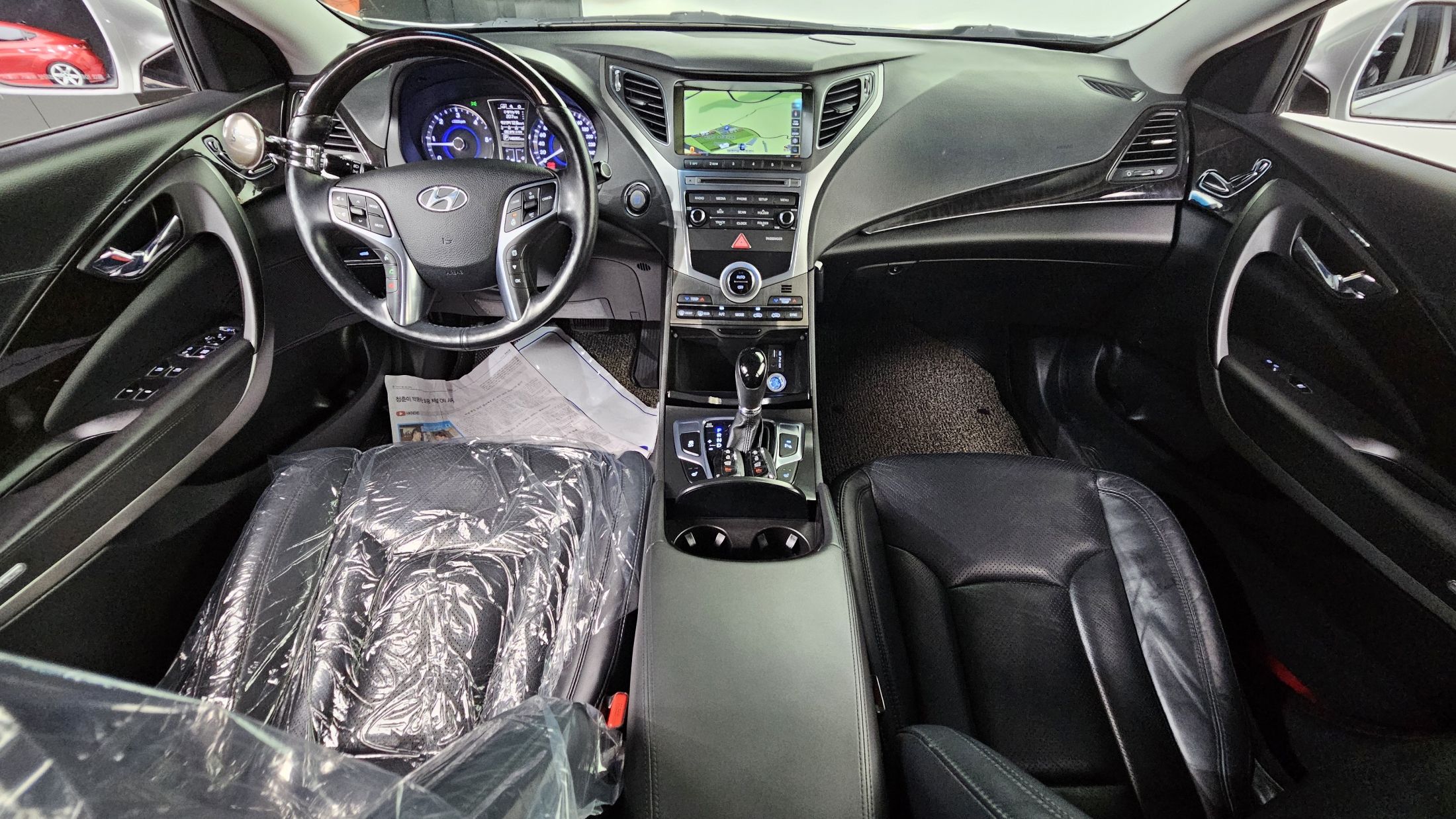 HYUNDAI GRANDEUR HG 2015