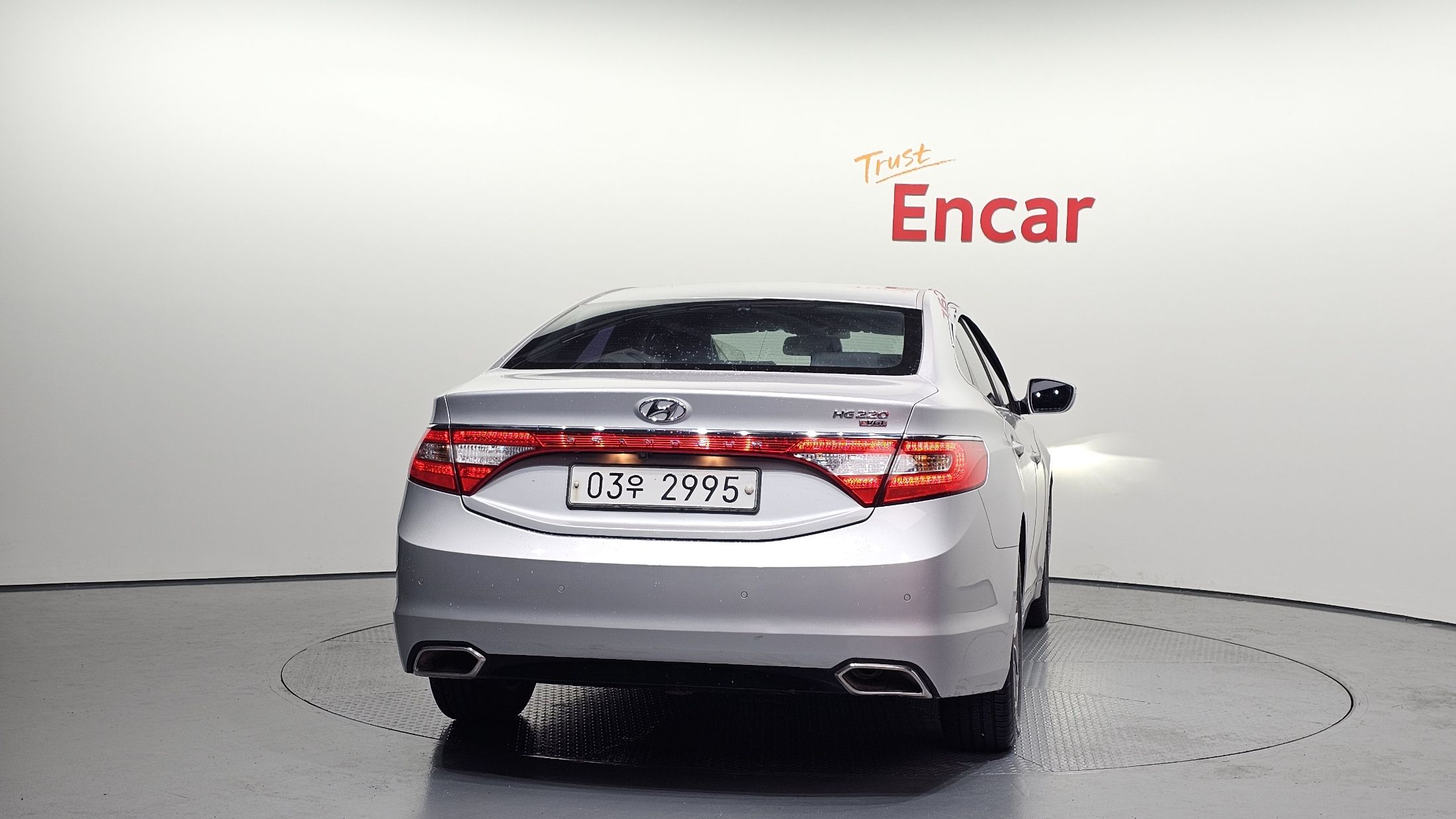HYUNDAI GRANDEUR HG 2015