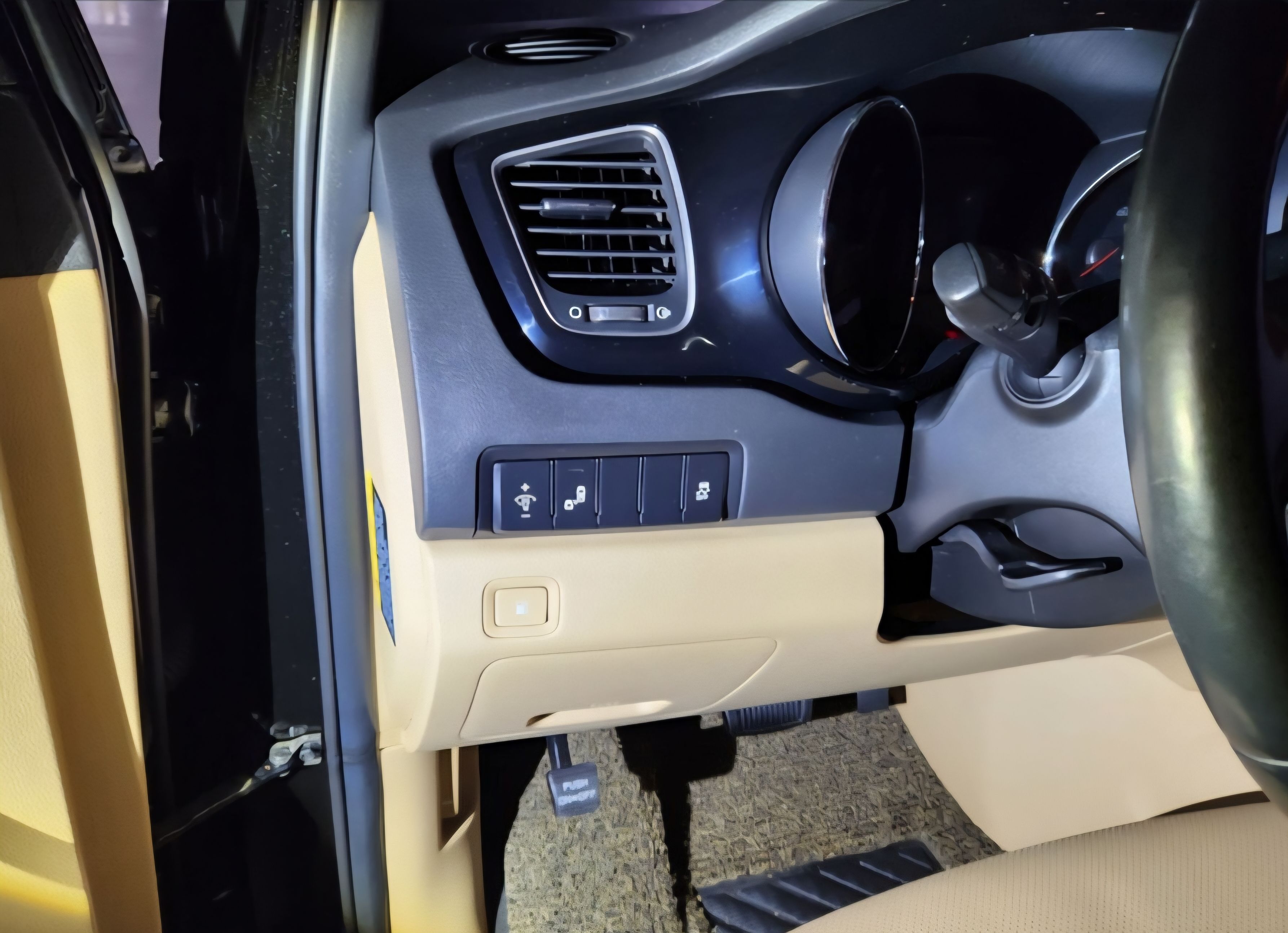 KIA CARNIVAL 2017