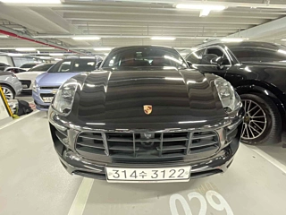 PORSCHE MACAN 2018