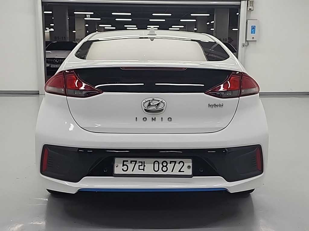 HYUNDAI IONIQ HYBRID 2016