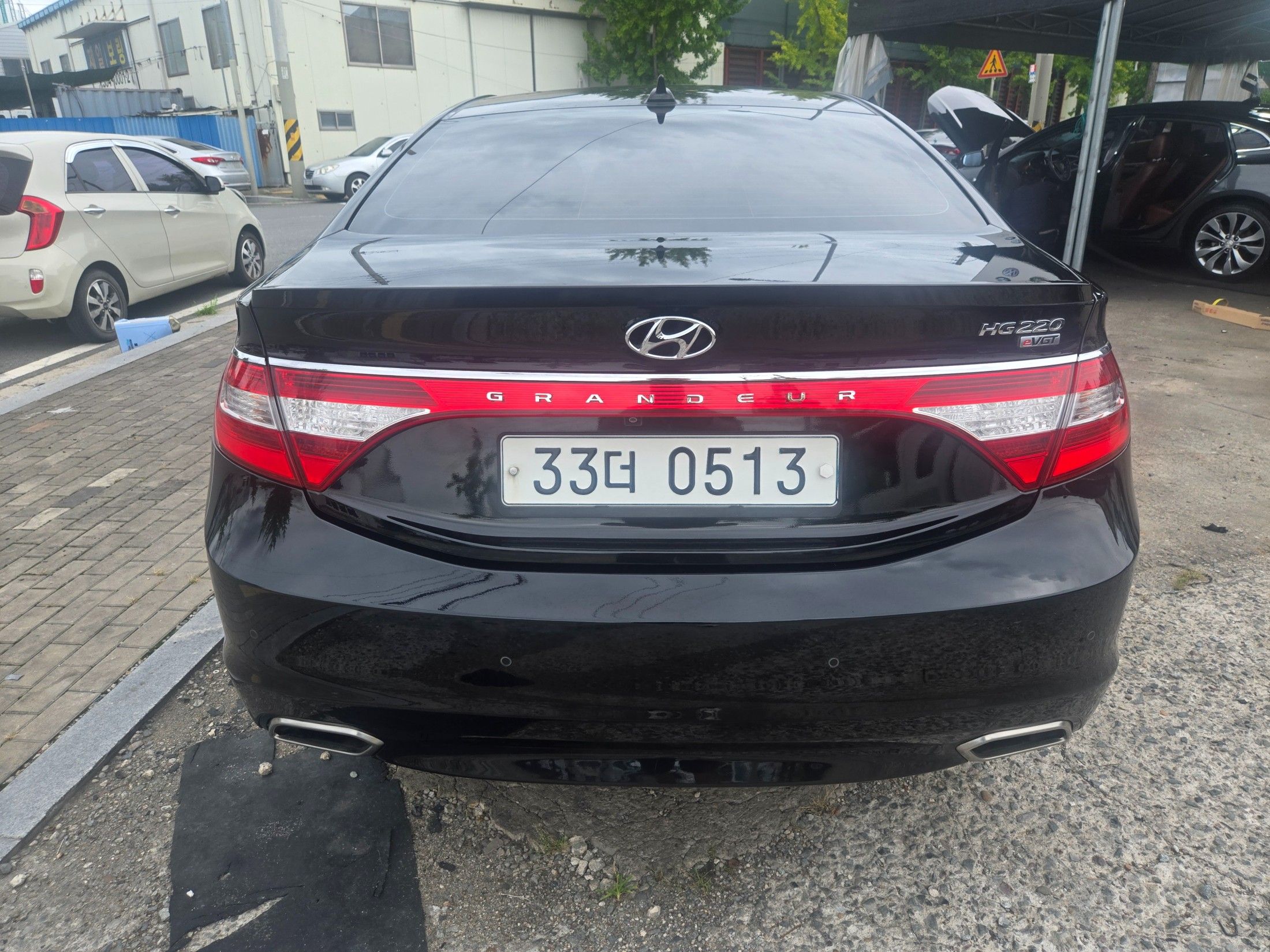 HYUNDAI GRANDEUR HG 2015