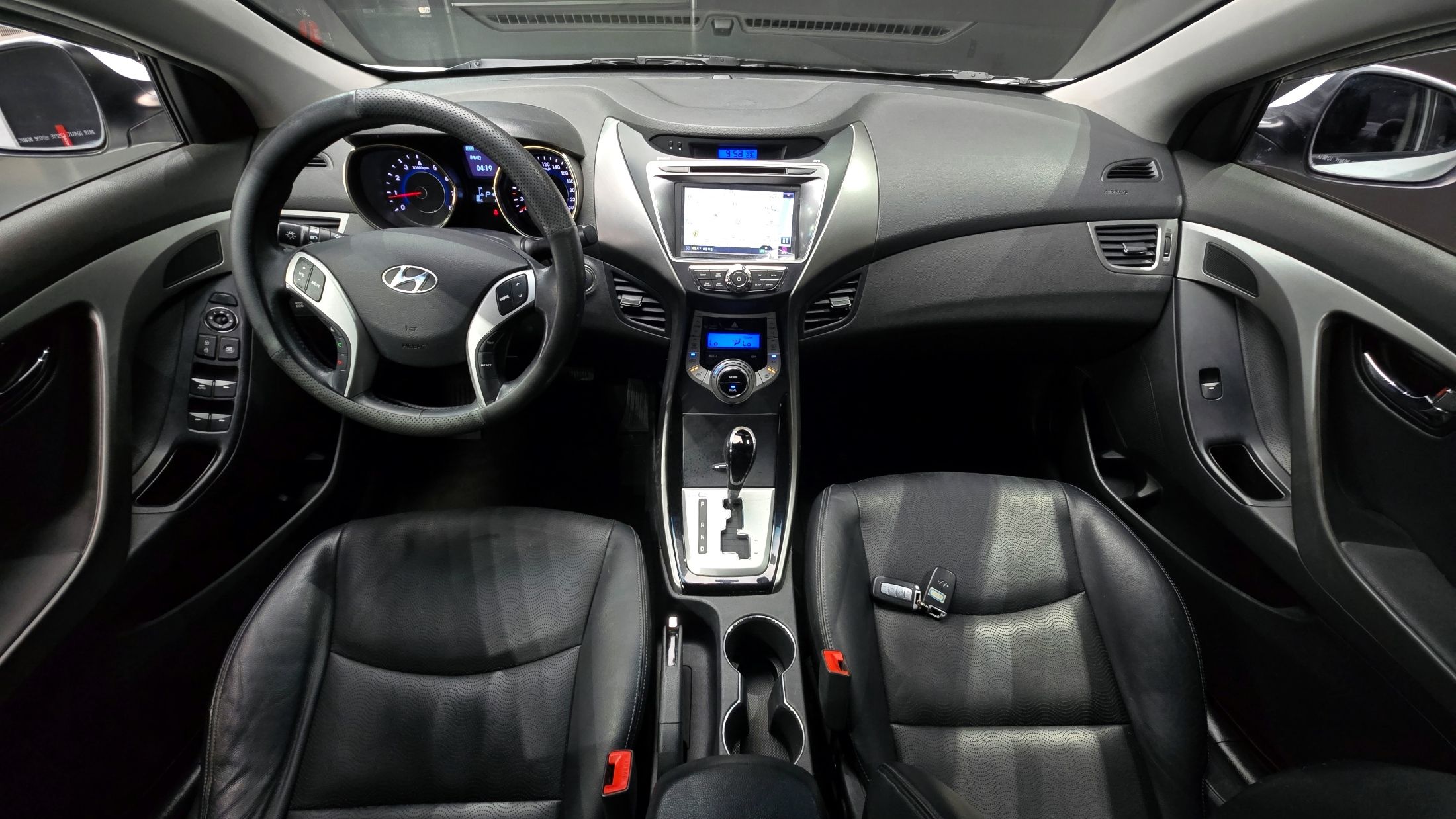 HYUNDAI AVANTE MD 2010