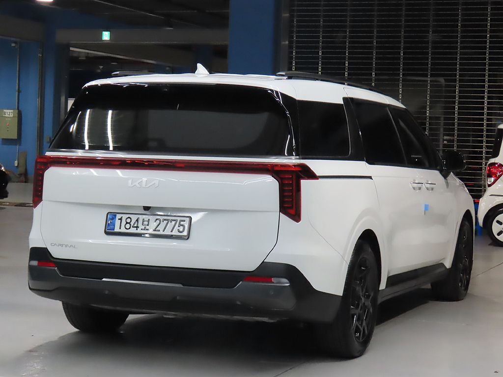 KIA CARNIVAL 2025