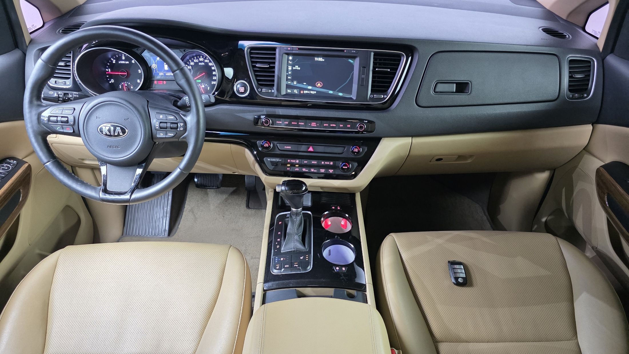 KIA CARNIVAL 2015