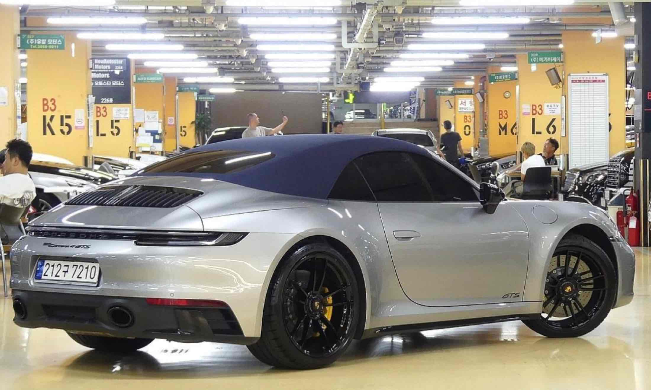 PORSCHE 911 992 2023