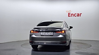 LEXUS ES300H 2024