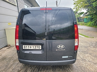 HYUNDAI STARIA 2025