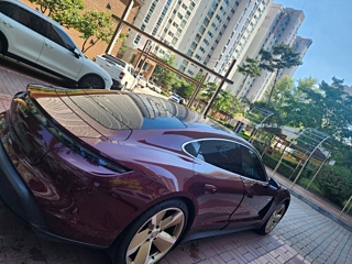 PORSCHE TAYCAN 2021
