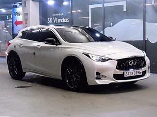 Заказать INFINITI Q30