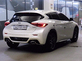 INFINITI Q30 2019