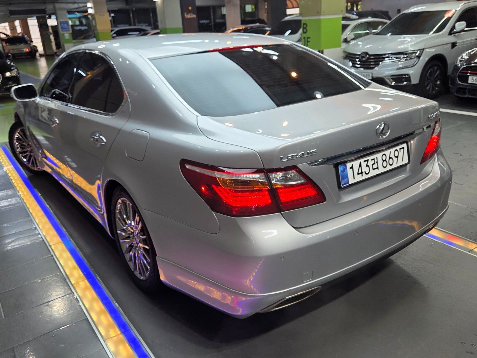 LEXUS LS460 2011