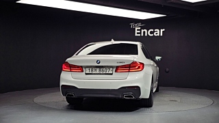 BMW 5-SERIES G30 2019