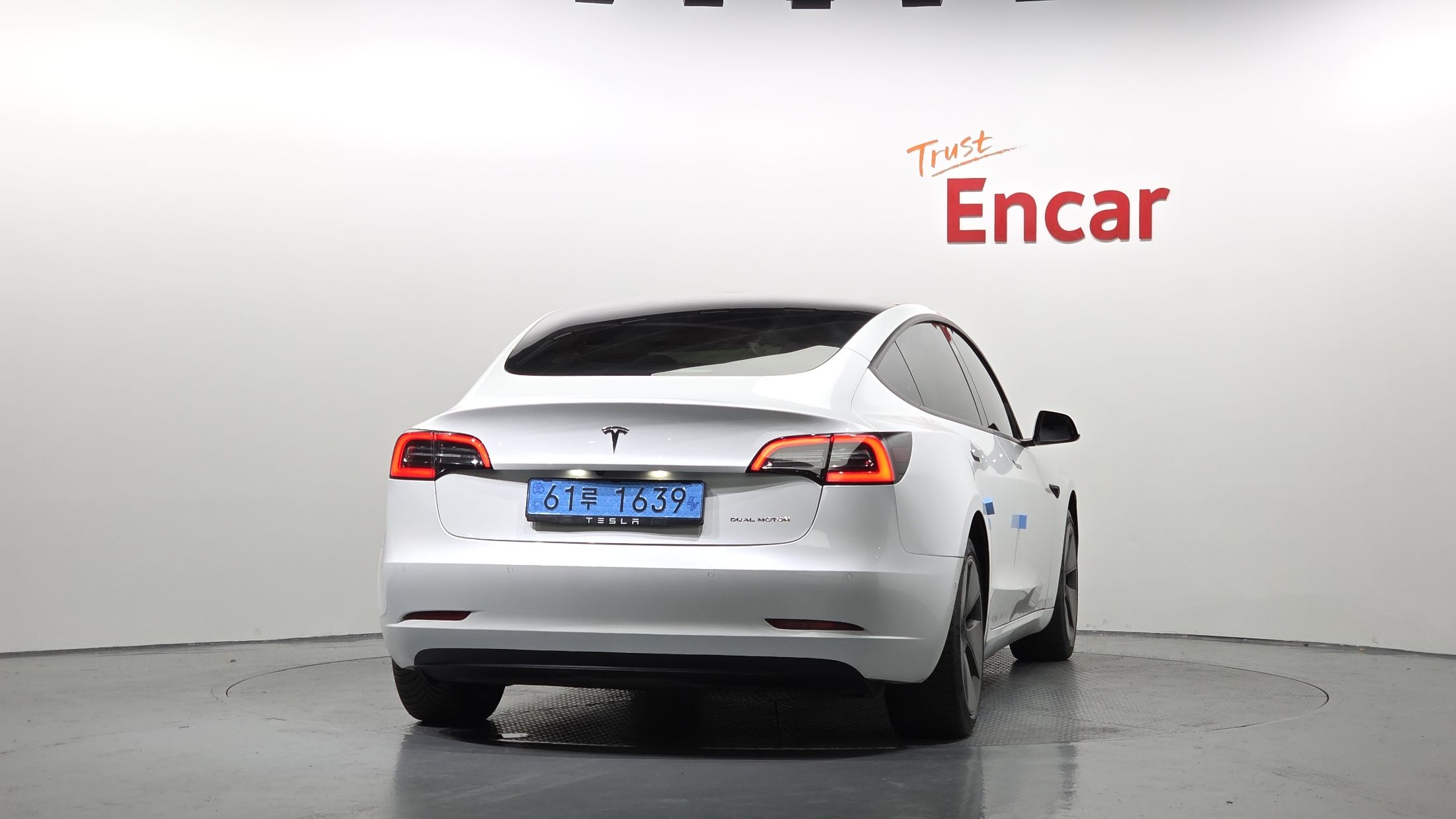 TESLA MODEL 3 2021