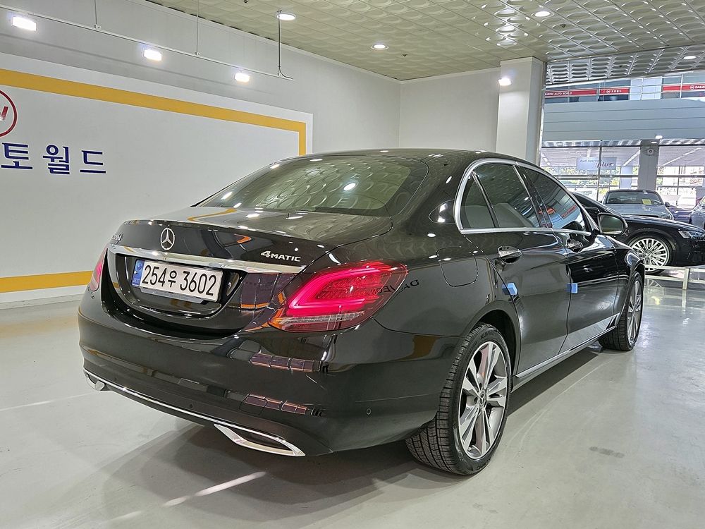 MERCEDES BENZ C-CLASS W205 2020