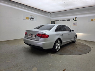 AUDI A4 2011