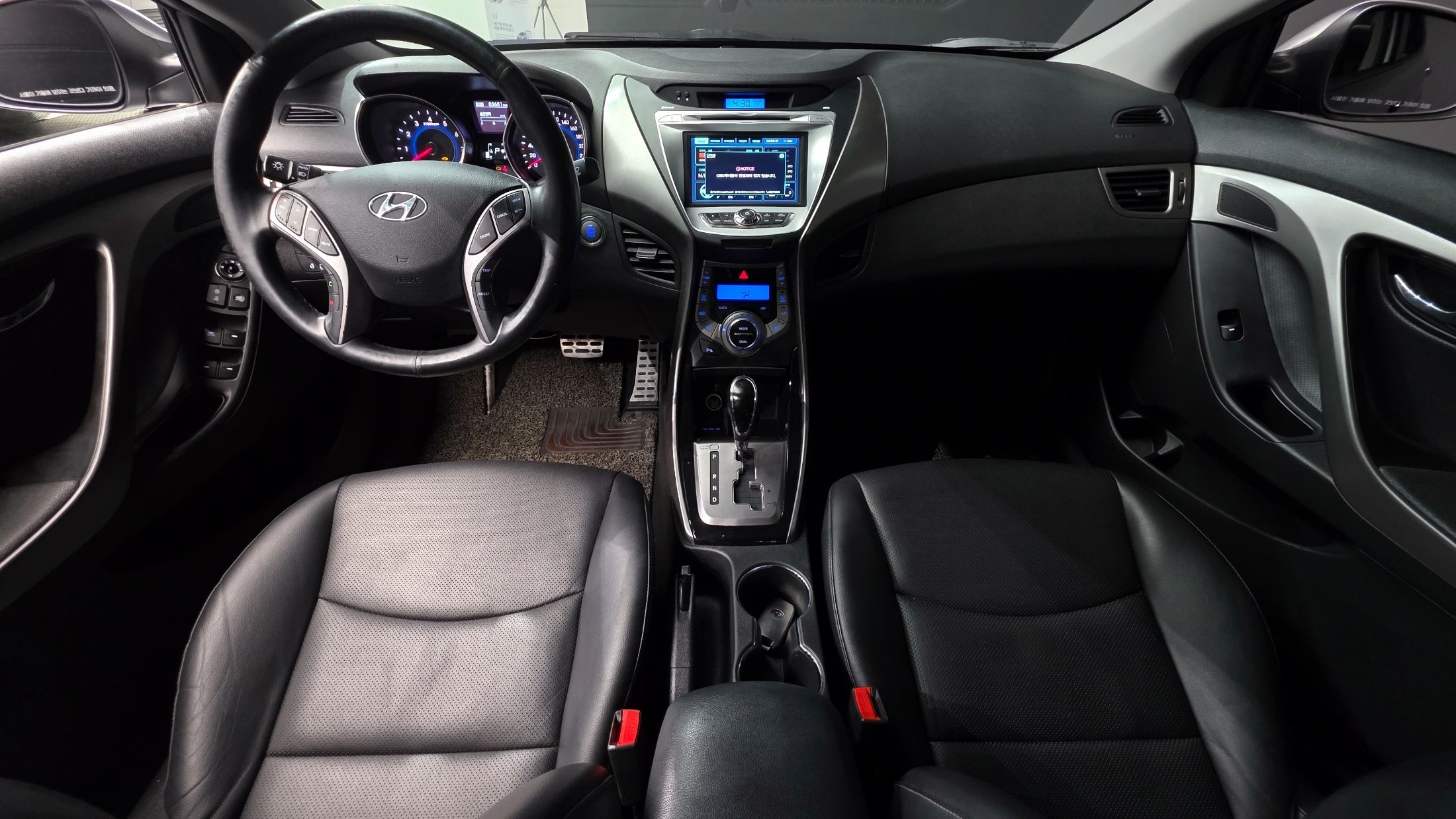 HYUNDAI AVANTE MD 2013